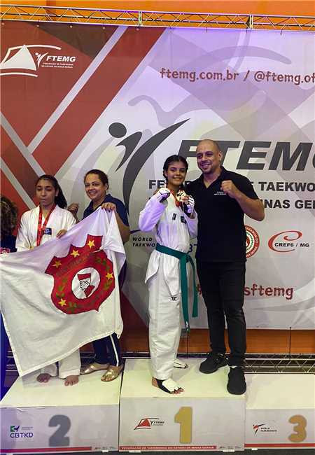 Manhuaçuenses participam da 2ª Copa João Monlevade de Taekwondo